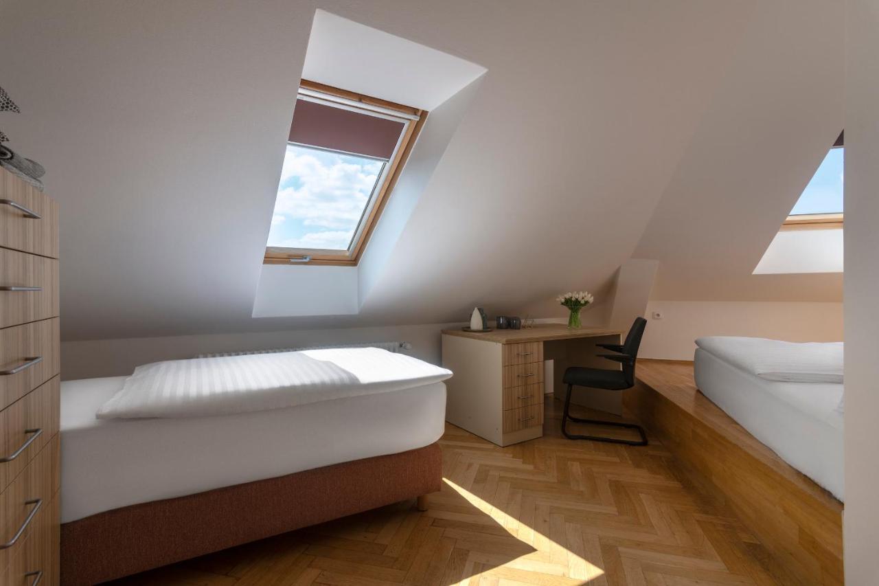 Aparthotel Bohemian Dreams And By Dwellfort Prag